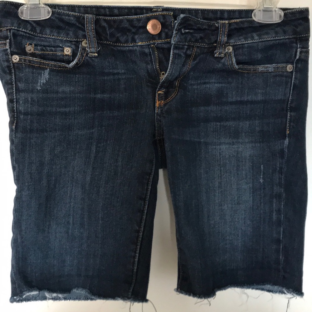 American eagle jean shorts Sz. 4 Bermuda length